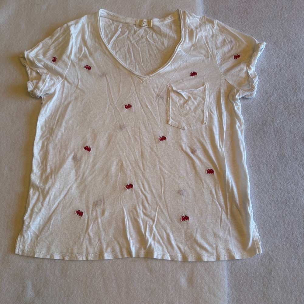 TLa Womens Shirt Medium M White Embroidered Red Crab V Neck Pocket Tee Coastal